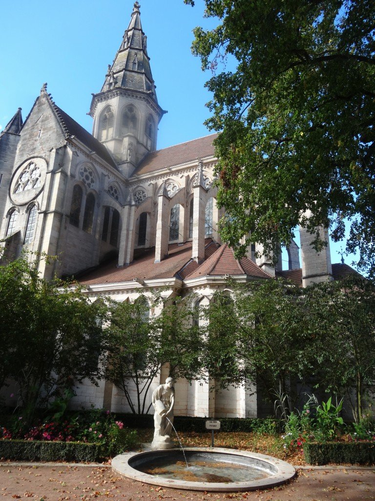 Church in Semur-en-Auxois, not far from the cooking school.