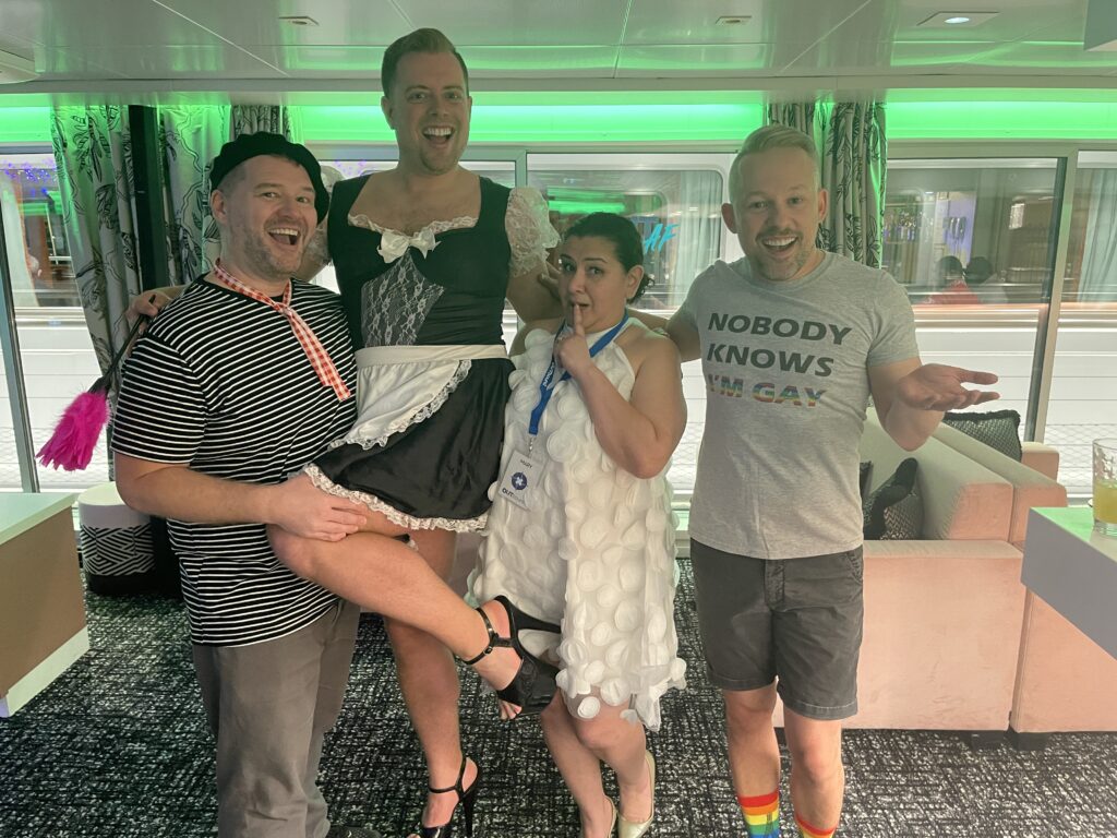 4 friends in Paris costumes