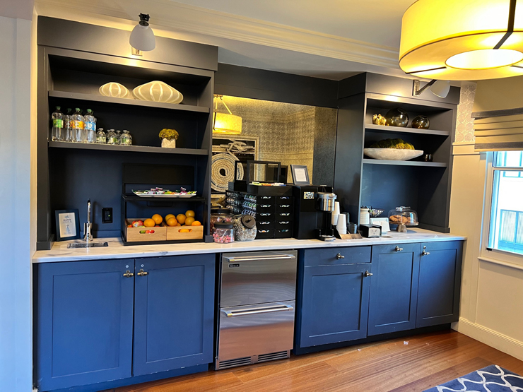 Portland Harbor Hotel Snack Center