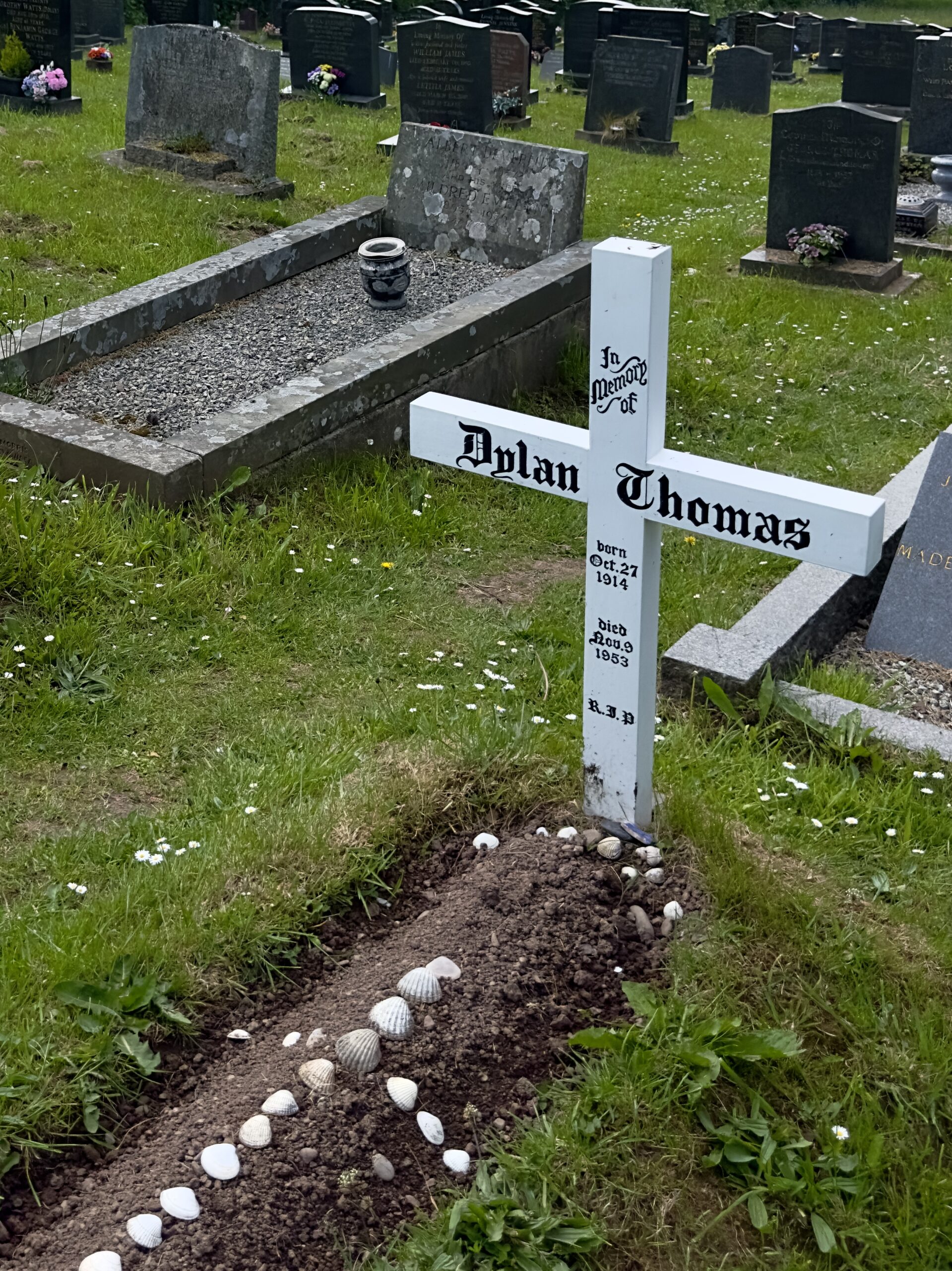 Dylan Thomas' gravesite in Laugharne, Wales