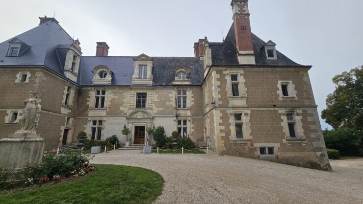 The front of the Chateau Noizay 