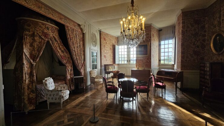 A staged room at the Chateau Chambord