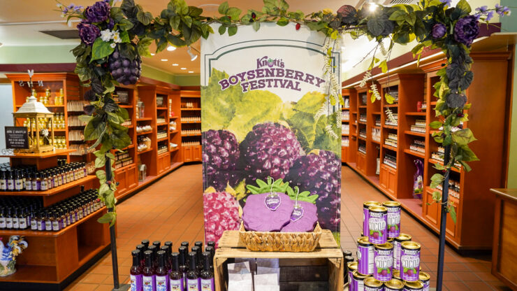 Knott's Boysenberry product stand
