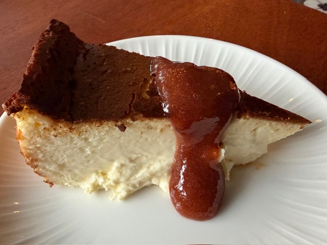 Basque cheescake with quince sauce.