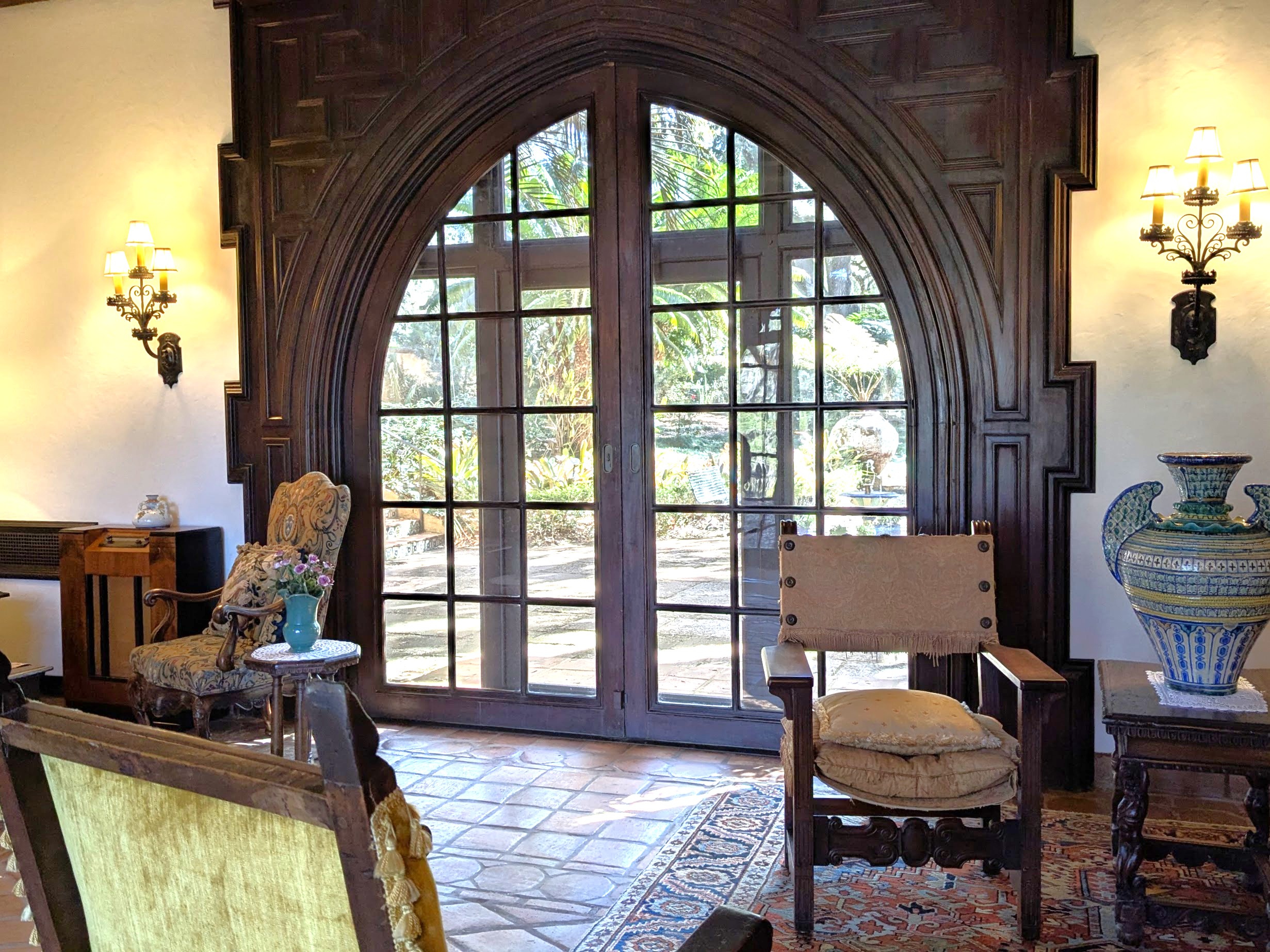 Inside the El Retiro mansion