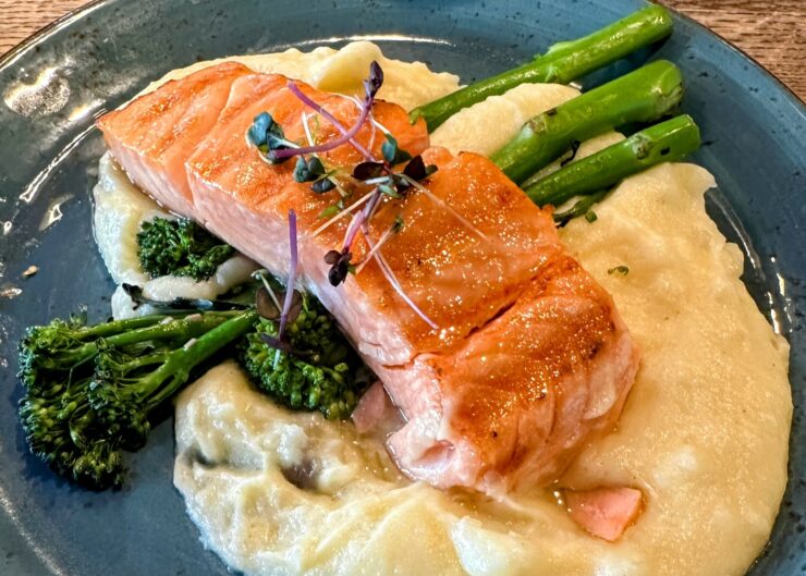 Fresh salmon served with asparagus and mashed potatoes in an Oslo restaurant.
