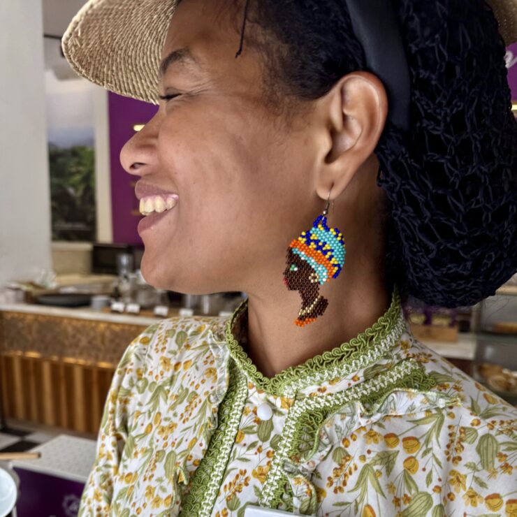 Tour leader Andrea De La Hoz Gaviria was dressed as one of Gabriel García Márquez's literary characters with earrings that depicted Palenqueras.