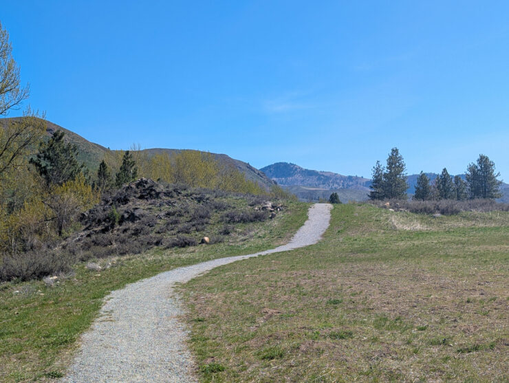 Just one of the many scenic sections of the Methow Trails system.© Susie Wall