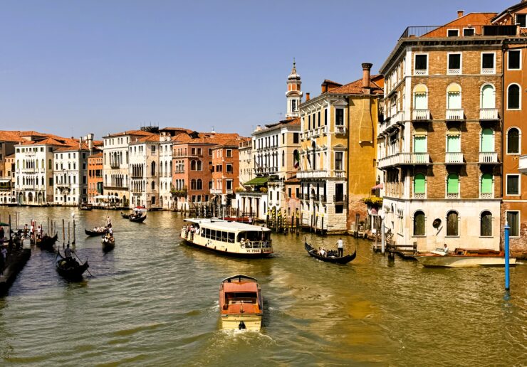 Venice Canal © Wanderer's Compass